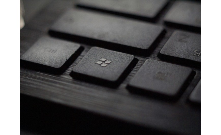 Windows w firmie – jaka licencja jest legalna dla działalności?